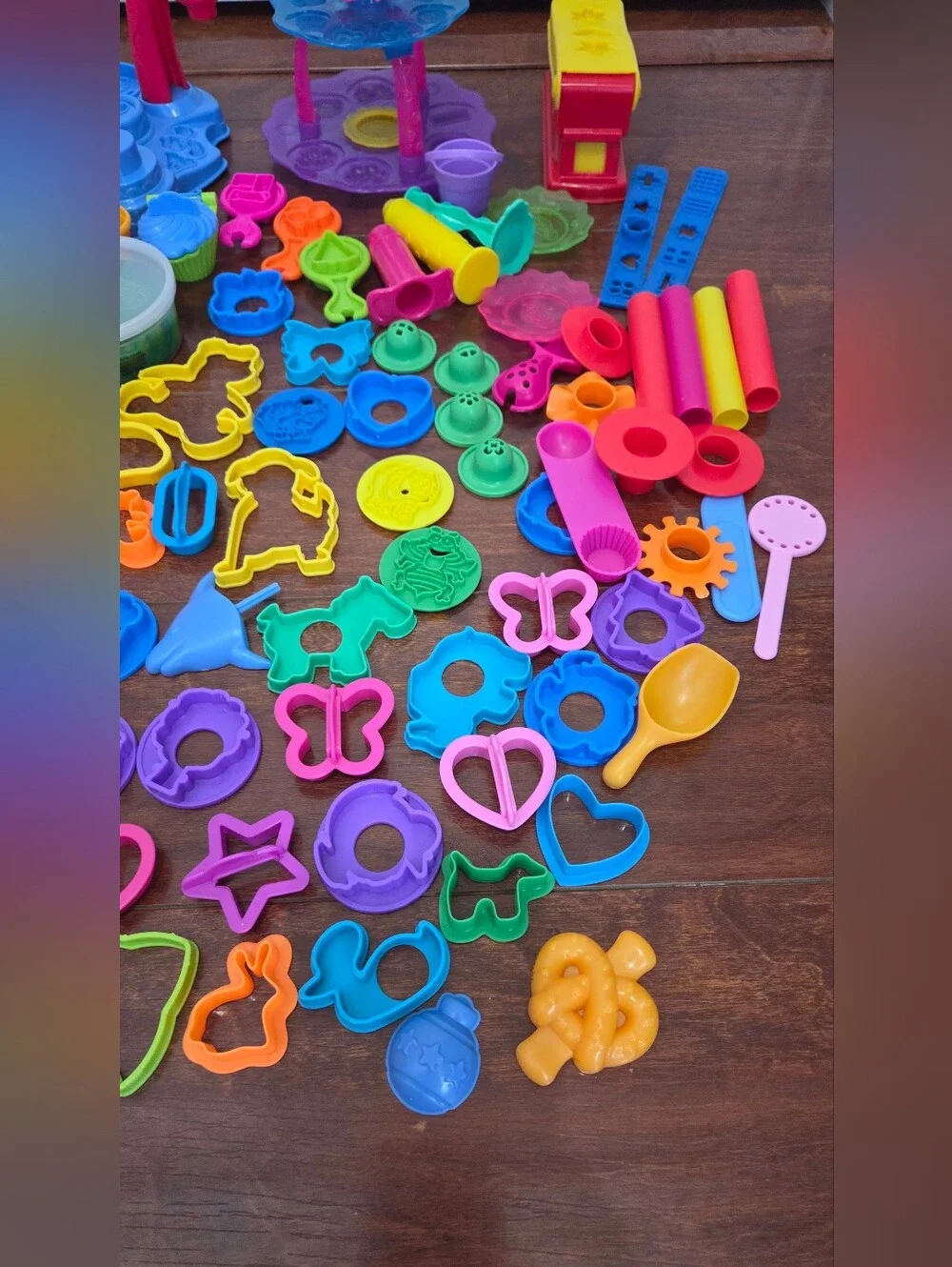 Play-Doh 93-Piece Mega Lot w/ Fun Factory & 6 Soft Cans